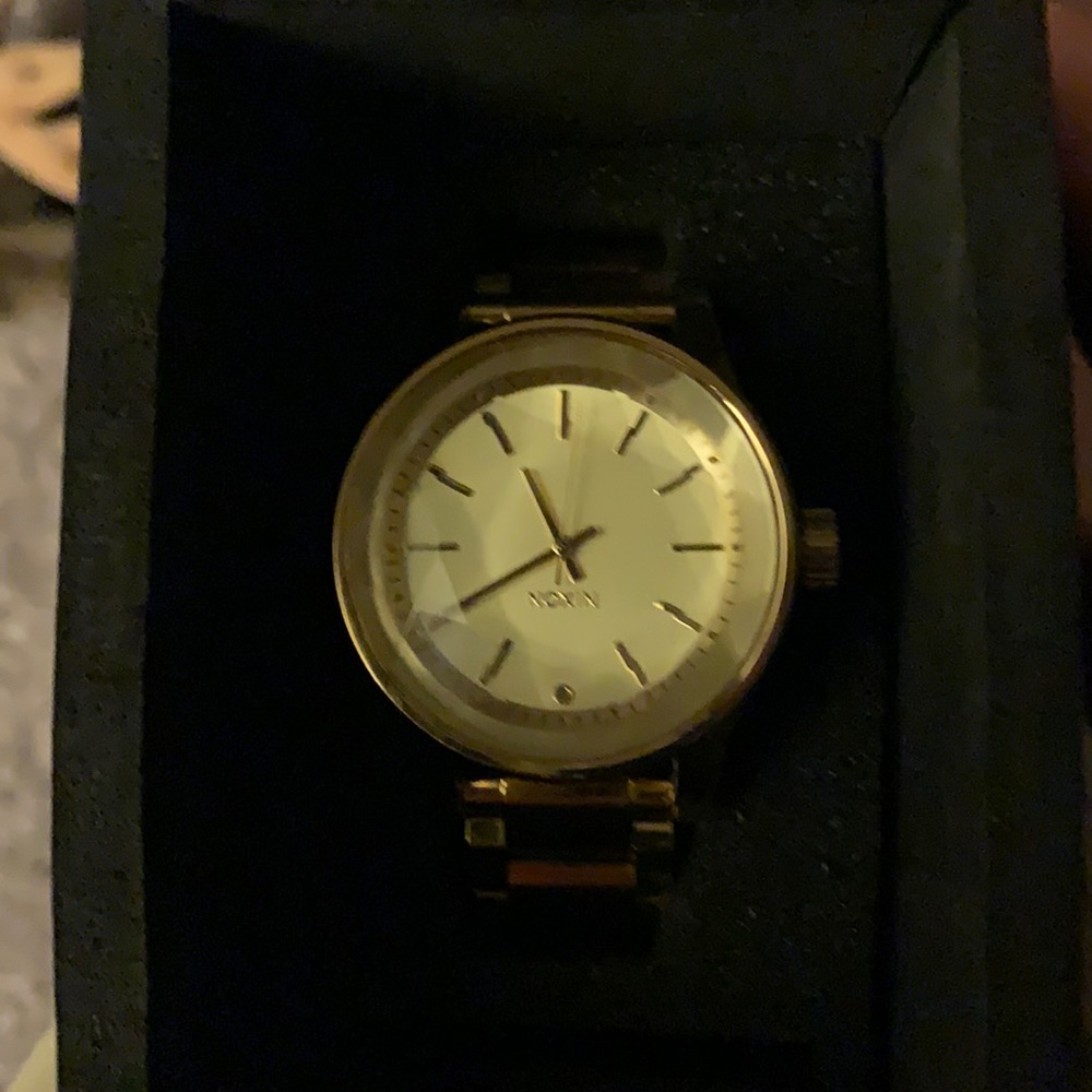 NEW NIXON WATCH